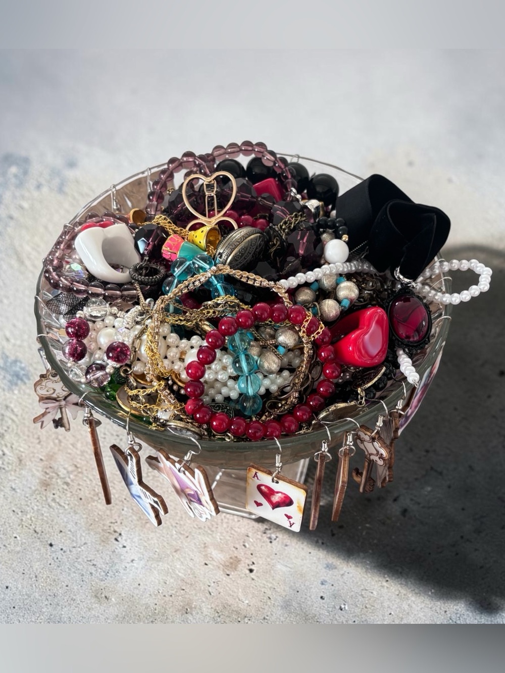 Alice in Wonderland Themed Mystery Jewelry Jar - Picture 14 of 14